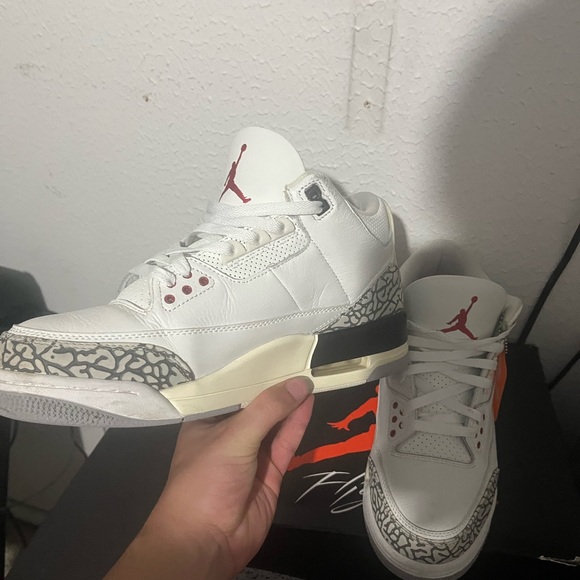 Jordan 3s White cement main image 4